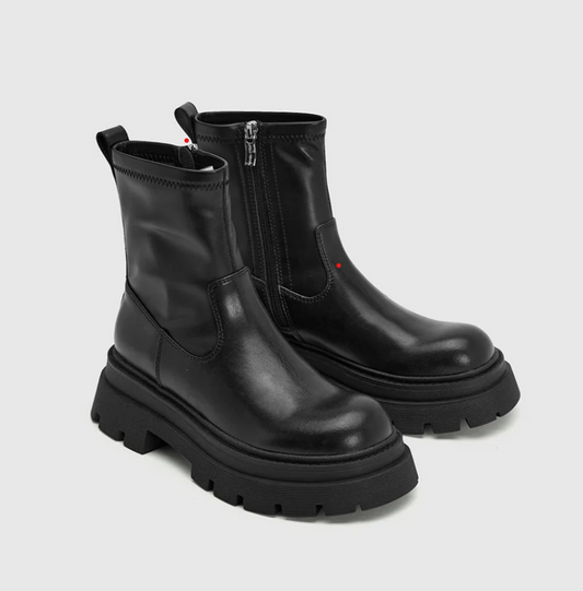 Faux Leather Boots Chelsea boots Black size: 7.5 (w)